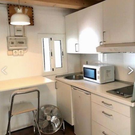 Mini Piso Con Escaleras Apartment Барселона Екстериор снимка