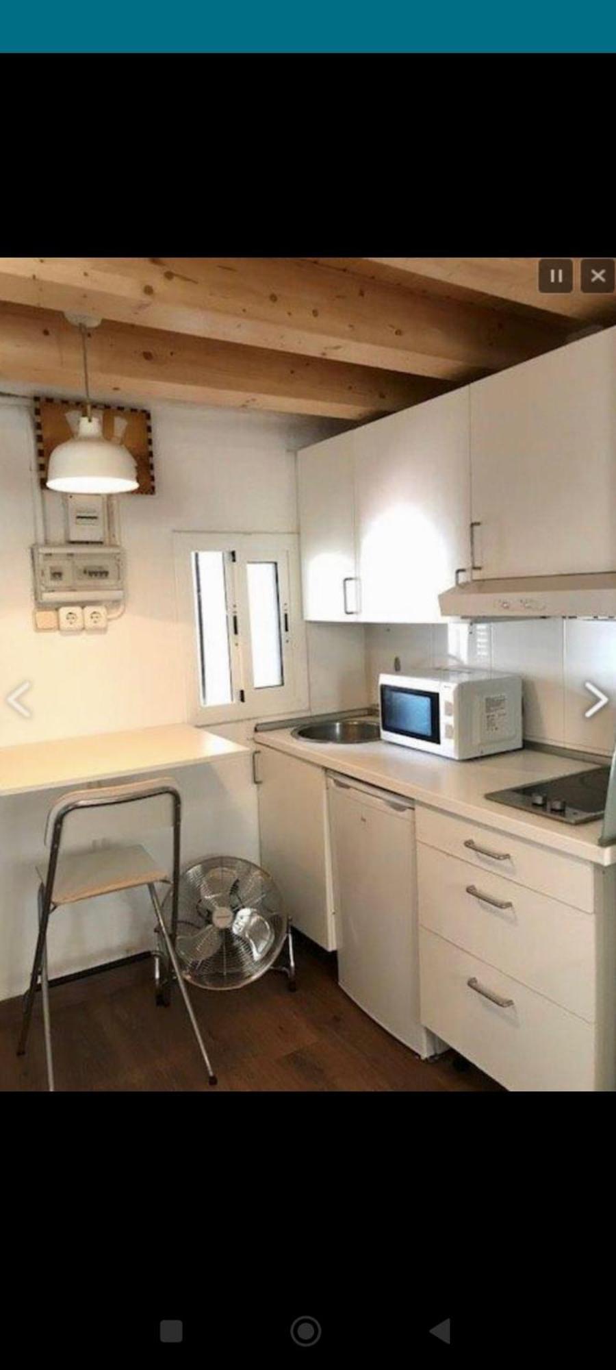 Mini Piso Con Escaleras Apartment Барселона Екстериор снимка